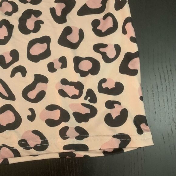 Cheetah Print Elastic Sleeve Blouse - Picture 3 of 5